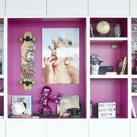 Moxy Frankfurt 4*
