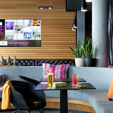 Moxy Frankfurt Hotel 4*