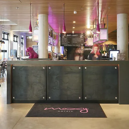 Отель Moxy Frankfurt 4*