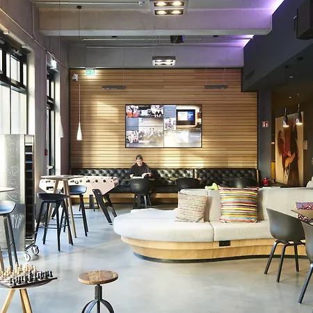 Отель Moxy Frankfurt