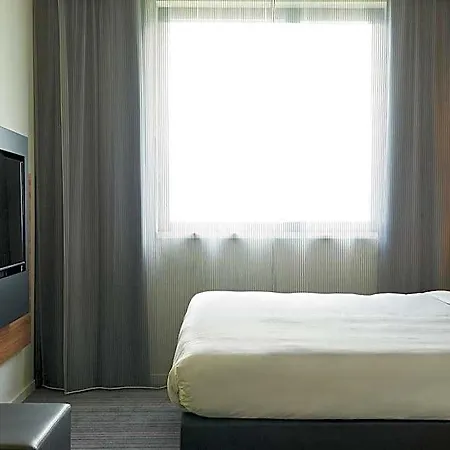 Moxy Frankfurt Szálloda