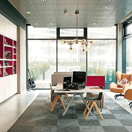 Szálloda Moxy Frankfurt