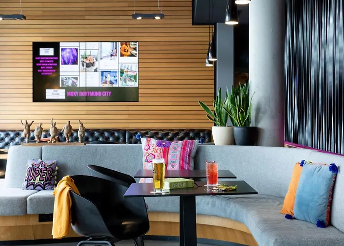 Moxy Frankfurt Hotel 4*