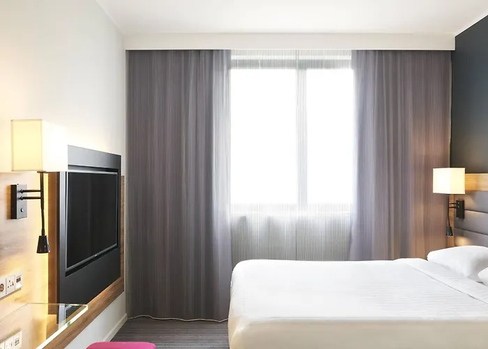 Moxy Frankfurt Hotel 4*