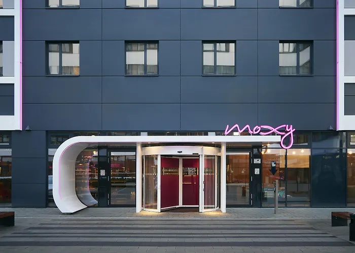 Moxy Frankfurt Hotel 4*