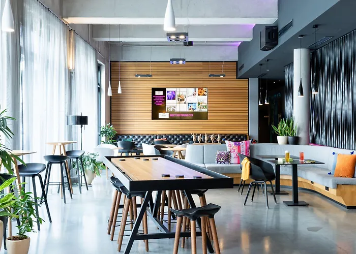 Hotel Moxy Frankfurt 4*