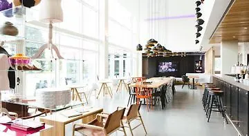 Moxy Frankfurt 4*